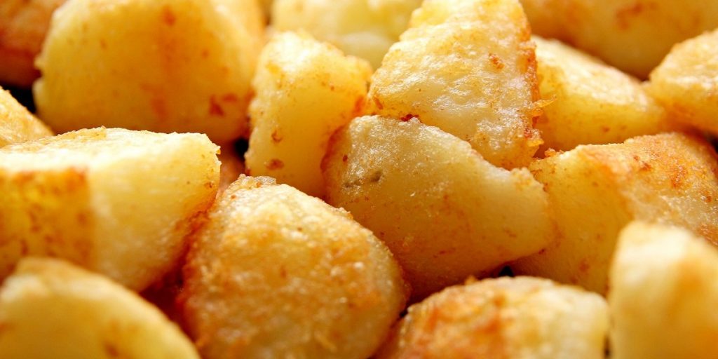 Country Potatoes: Kartoffelecken aus dem Backofen als Grillbeilage